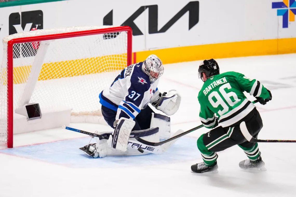 Hellebuyck against Rantanen