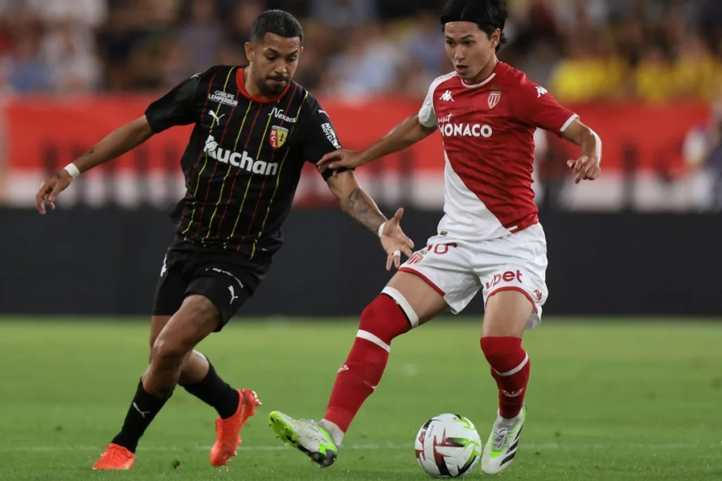 Takumi Minamino, Facundo Medina