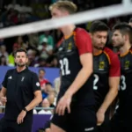 Michal Winiarski, looks at players