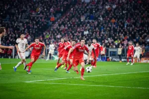 fot-Eibner-Pressefoto-Roger-Buerke-transmisja-bayern-monachium-benfica