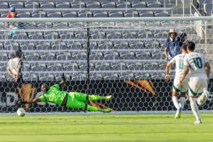 Arabia-Saudyjska-pokonala-Haiti-w-pierwszej-kolejce-grupy-D-w-Gold-Cup-po-bramce-strzelonej-z-rzutu-karnego-foto-Associated Press / Alamy Stock Photo