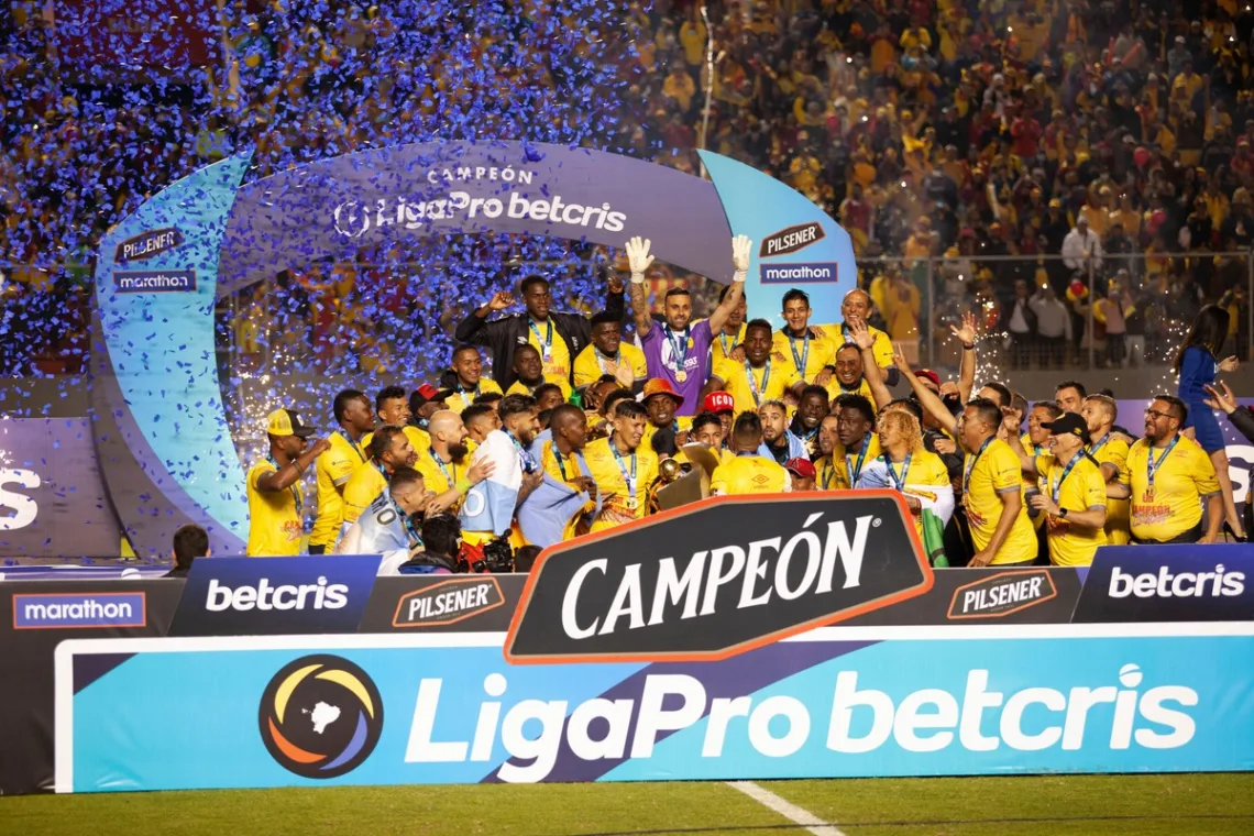 Aucas-z-historycznym-trofeum-w-Ekwadorze-foto: Pablo Flandoli / Alamy Stock Photo