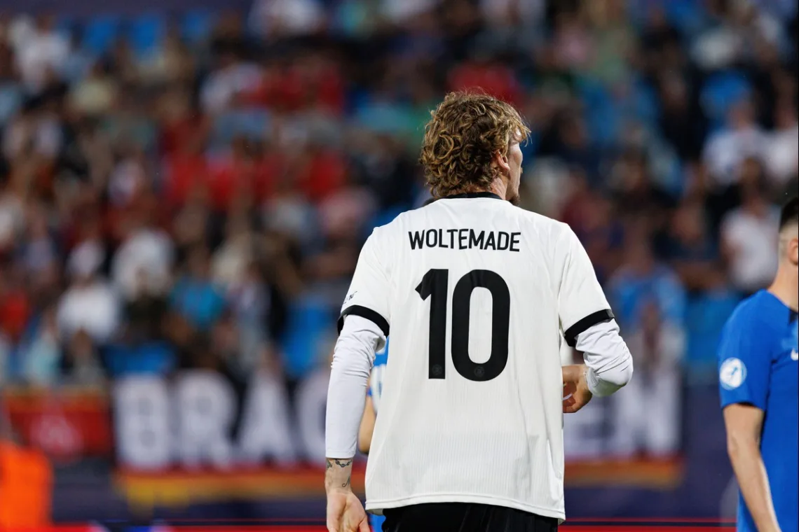 Zawodnik Niemiec Nick Woltemade
