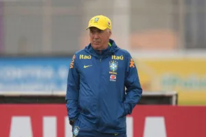 Carlo-Ancelotti-podczas-treningu-reprezentacji-Brazylii