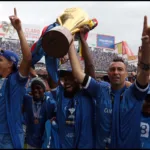 Emelec-z-mistrzowskim-trofeum-w-2015-roku-foto-Xinhua / Alamy Stock Photo