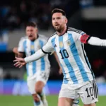 Leo-Messi-cieszacy-sie-ze-zdobycia-bramki