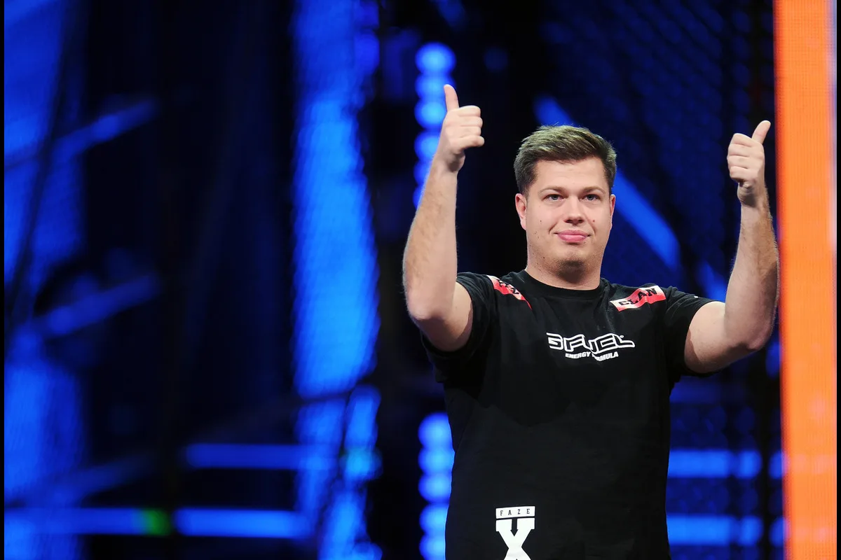Faze zapewni sobie awans do dalszej fazy? Gramy esport z kursem 4.00!