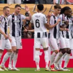 Pilkarze-Juventusu-po-zdobyciu-gola