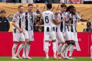 Pilkarze-Juventusu-po-zdobyciu-gola