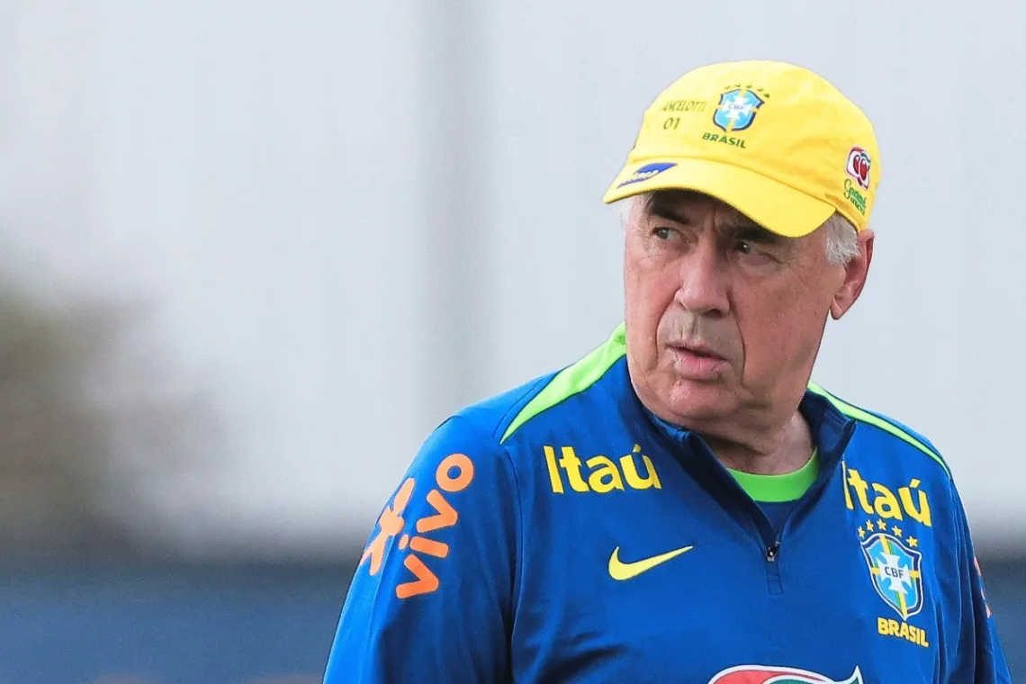 Carlo-Ancelotti-podczas-treningu-Brazylii