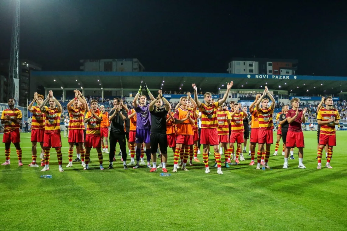 Jagiellonia - Widzew gdzie oglądać Transmisja TV i stream 27072025