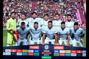 Lanus-przed-starciem-z-Independiente-w-kwietniowym-pojedynku-w-2025-roku-foto-Alamy