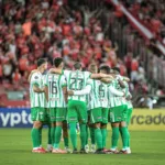 Zawodnicy-Atletico-Nacional-w-starciu-Copa-Libertadores-z-brazylijskim-Internacional-2025-foto-Alamy