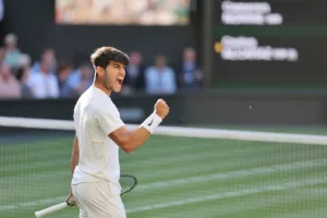 Carlos Alcaraz po wygranym meczu Wimbledon