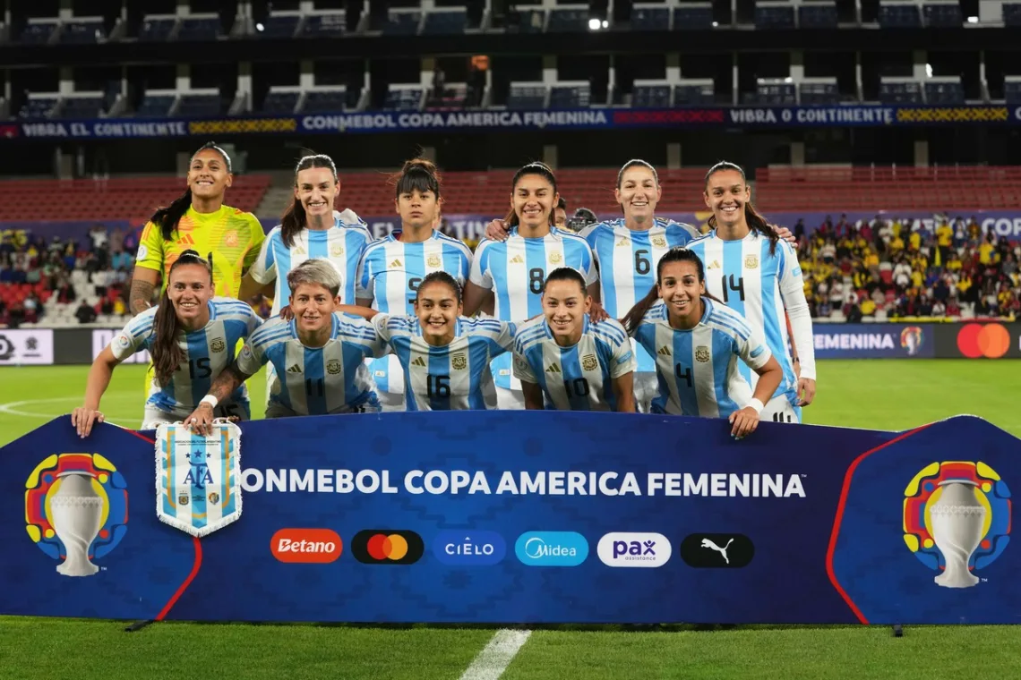 Reprezentantki-Argentyny-przed-polfinalowym-starciem-Copa-America-2025-z-Kolumbia-foto-Alamy