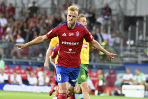 Brunes-celebrujacy-gola-w-kwalifikacjach-do-Ligi-Konferencji