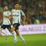 Kapustka-wybiegajacy-na-pozycje-w-meczu-z-Banikiem-Ostrawa