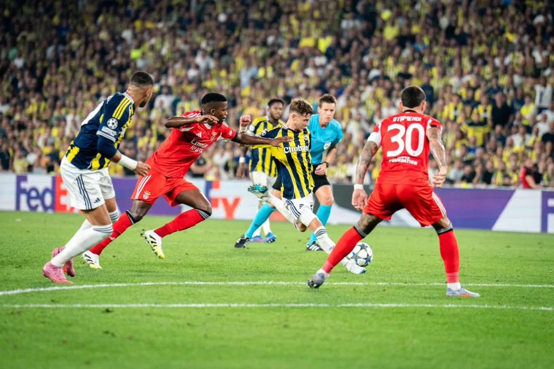 Zawodnik Fenerbahce Szymanski