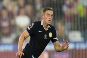 Delap-wybiegajacy-na-pozycje