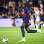 Dembele-prowadzacy-pilke-w-meczu-PSG-Nice