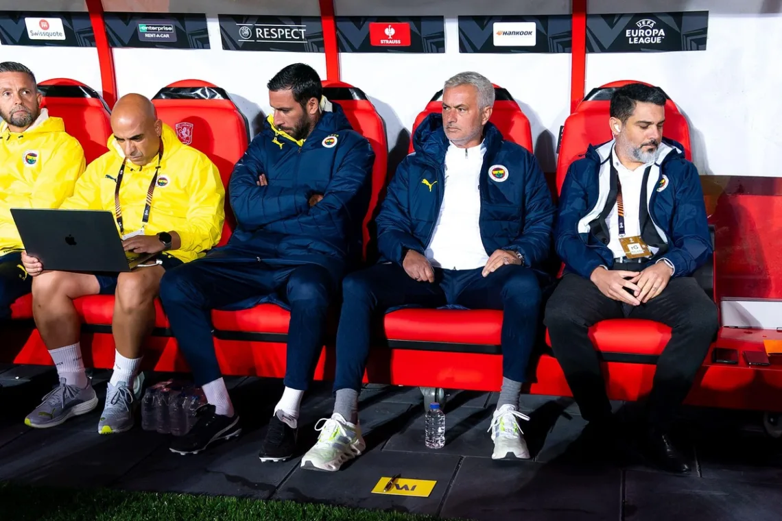 Jose Mourinho ze sztabem trenerskim