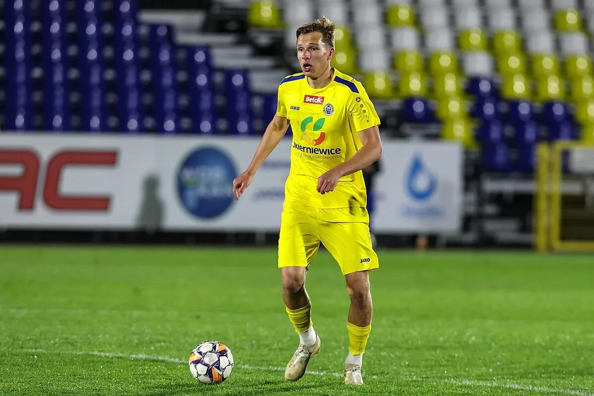Unia Skierniewice – Olimpia Grudziądz: typy i kursy. Beniaminek po raz kolejny zaskoczy?