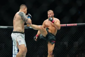 fot-alamy-marcin-tybura-ufc-paris-mma