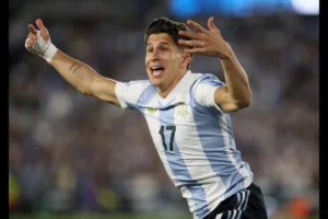 Giuliano-Simeone-napastnik-Reprezentacji-Argentyny-podczas-spotkania-z-Brazylia-w-eliminacjach-do-Mundialu-2026-foto-Alamy