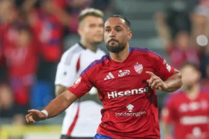 Ivi-Lopez-w-meczu-z-Legia-Warszawa