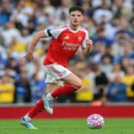 Rice-prowadzacy-pilke-w-meczu-z-Leeds-United