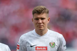 Samiec-Talar-przed-meczem-w-Betclic-1-Liga-z-Wisla-Krakow