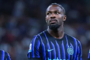 Marcus-Thuram-podczas-meczu-z-Juventusem-w-Serie-A