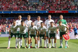 Druzyna-Slaska-Wroclaw-podczas-przegranego-starcia-z-Wisla-Krakow-zero-do-pieciu-2025-foto-Alamy
