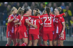 Zdjecie-z-pucharowego-starcia-pomiedzy-Dormundem-a-Bayernem-wygranym-przez-Munich-dwa-do-zera-foto-Alamy