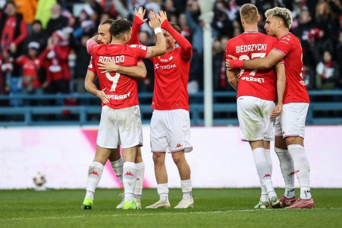 Chrobry Głogów - Wisła Kraków gdzie oglądać Transmisja TV i stream 02112025