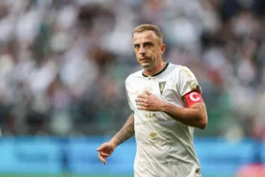 Grosicki-z-opaska-kapitana