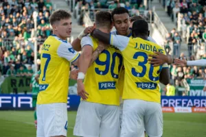 Motor - Widzew gdzie oglądać Transmisja TV i stream 24102025