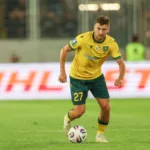 Nowak-prowadzacy-pilki