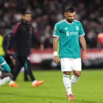 Salah-rozzalony-schodzacy-z-boiska-po-kolejnej-porazce