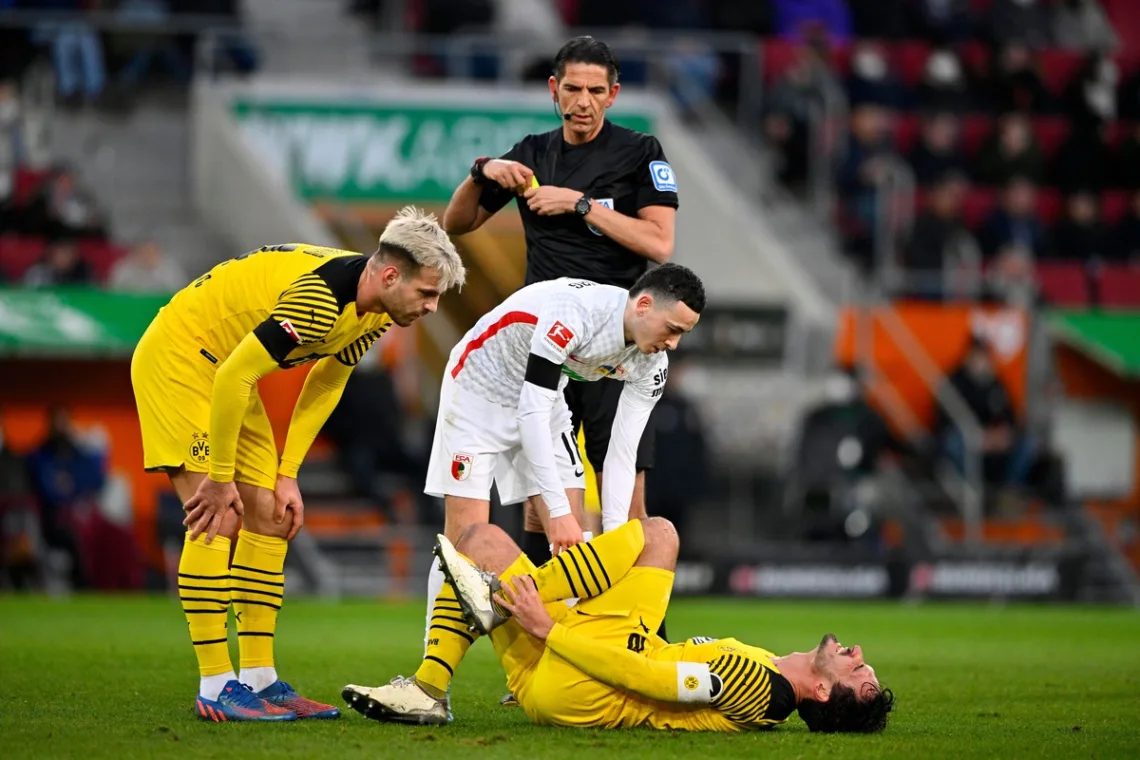 Zawodnicy BVB i Augsburga
