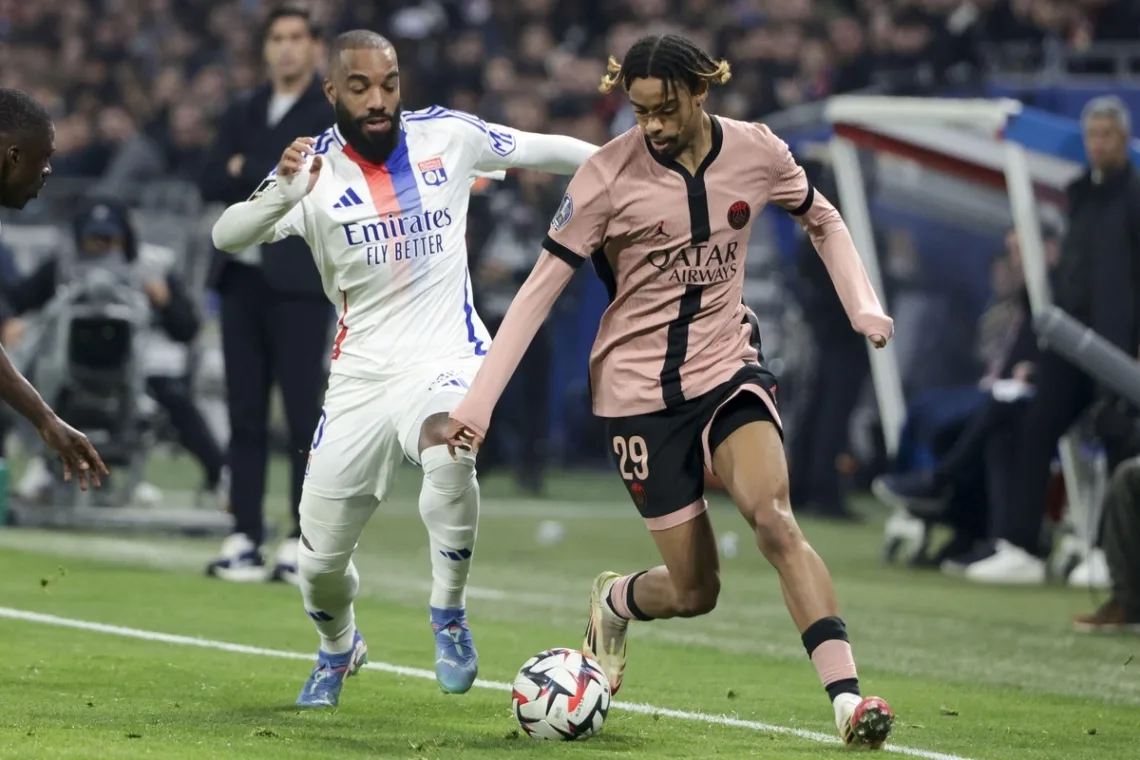 Bradley Barcola, Alexandre Lacazette