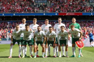 Pilkarze-Slaska-Wroclaw-przed-pojedynkiem-z-Wisla-Krakow-2025-foto-Alamy