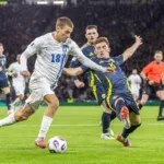 Gracze podczas meczu Grecja-Szkocja