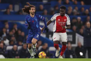 Cucurella-i-Saka-w-walce-o-pilke