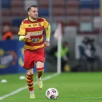 Imaz-prowadzacy-pilke