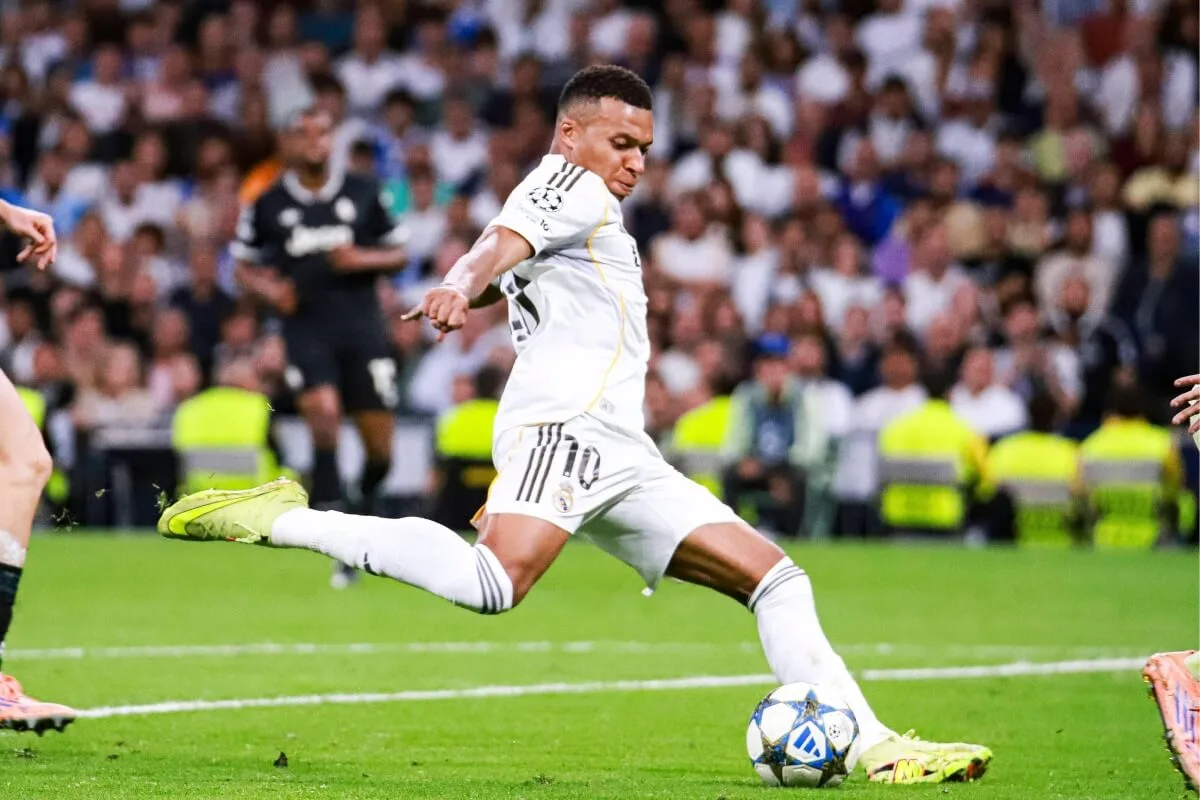 Liverpool – Real Madryt: typy i kursy. „Królewscy” dobiją „The Reds”?