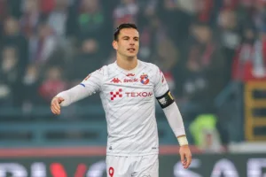 Rodado-instruujacy-kolegow-na-boiskach-Betclic-1.-ligi