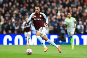 Rogers-prowadzacy-pilke