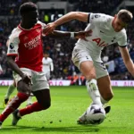 Saka-i-Van-de-Ven-w-walce-o-pilke