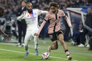 Bradley Barcola, Alexandre Lacazette